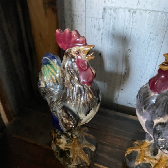 Vintage Hand Painted Italian Majolica Rooster, Circa 1950' - Picture 3 of 4